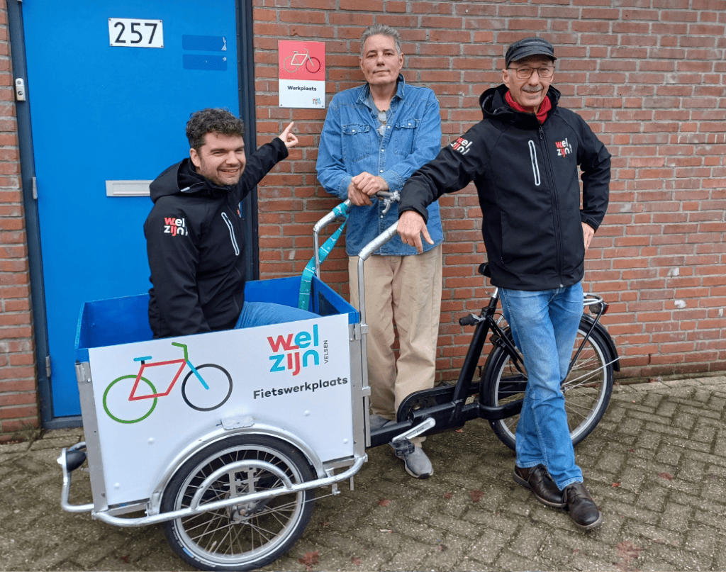 Monne, Marcel, Dirk bij de Fietswerkplaats
