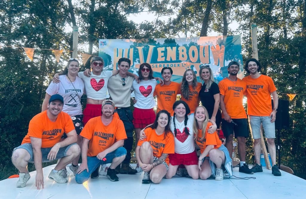 Het team van Huttenbouw Velserbroek 2026
